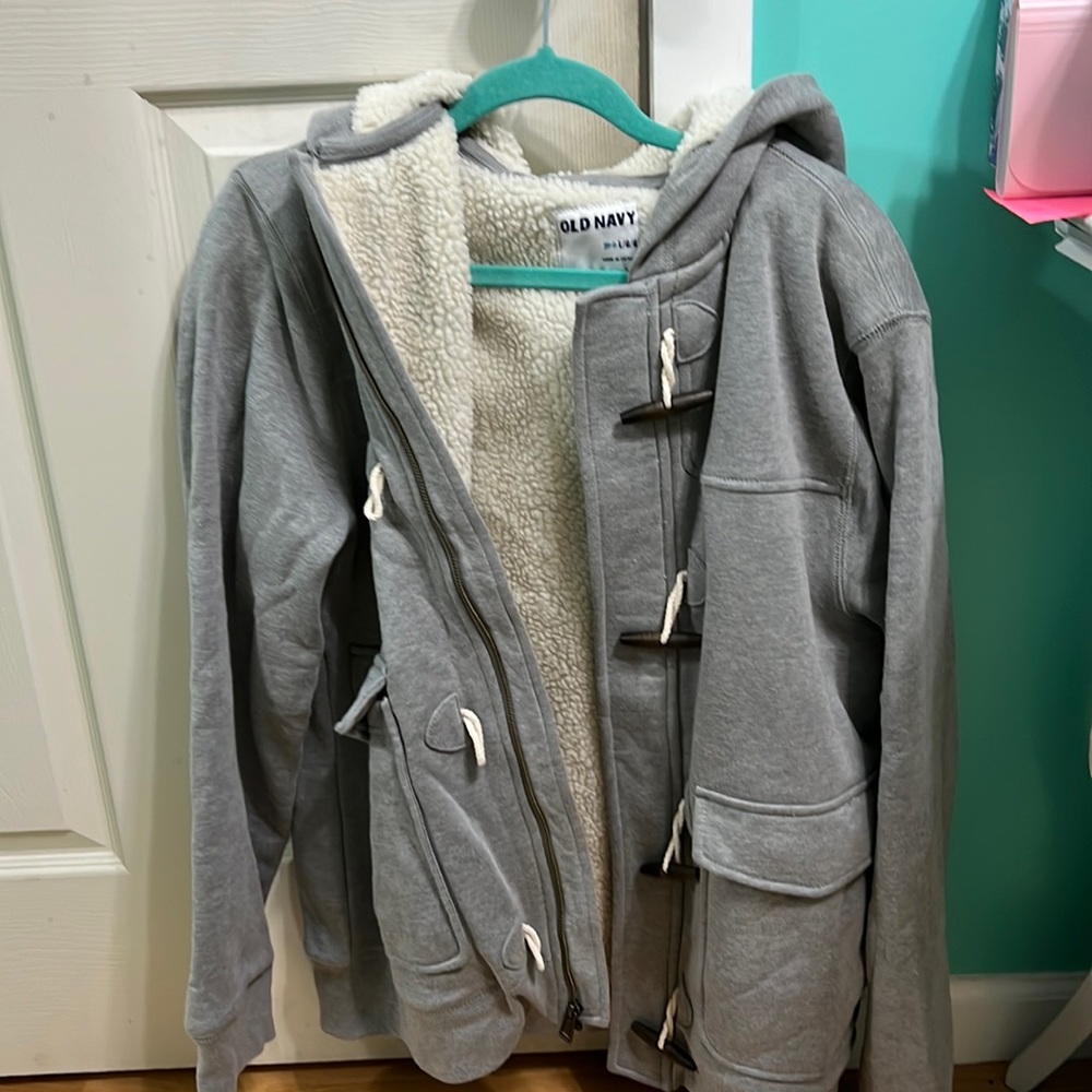 LARGE SHERPA ZIP UP NEVER WORE BEFORE AND STILL HAS A TAG